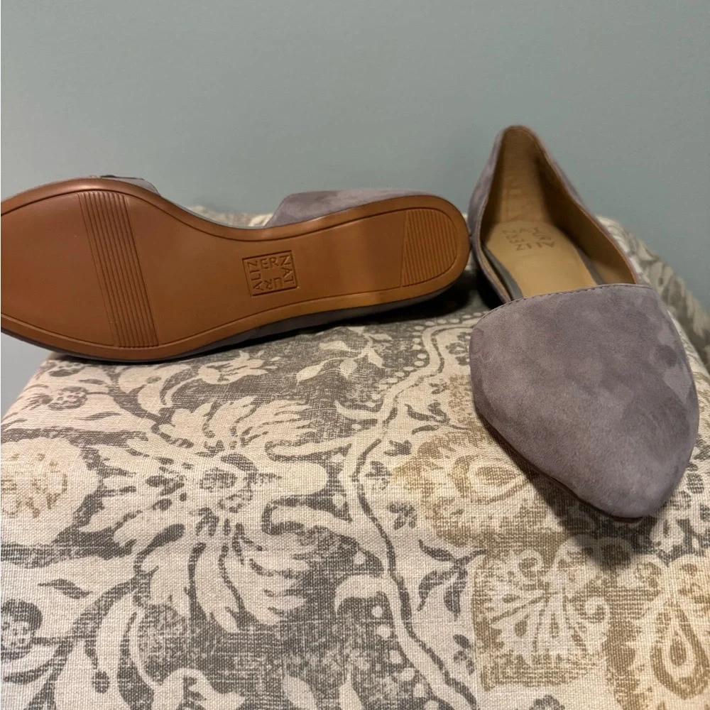 Naturalizer Women's Gray Suede Flats - Picture 3 of 3